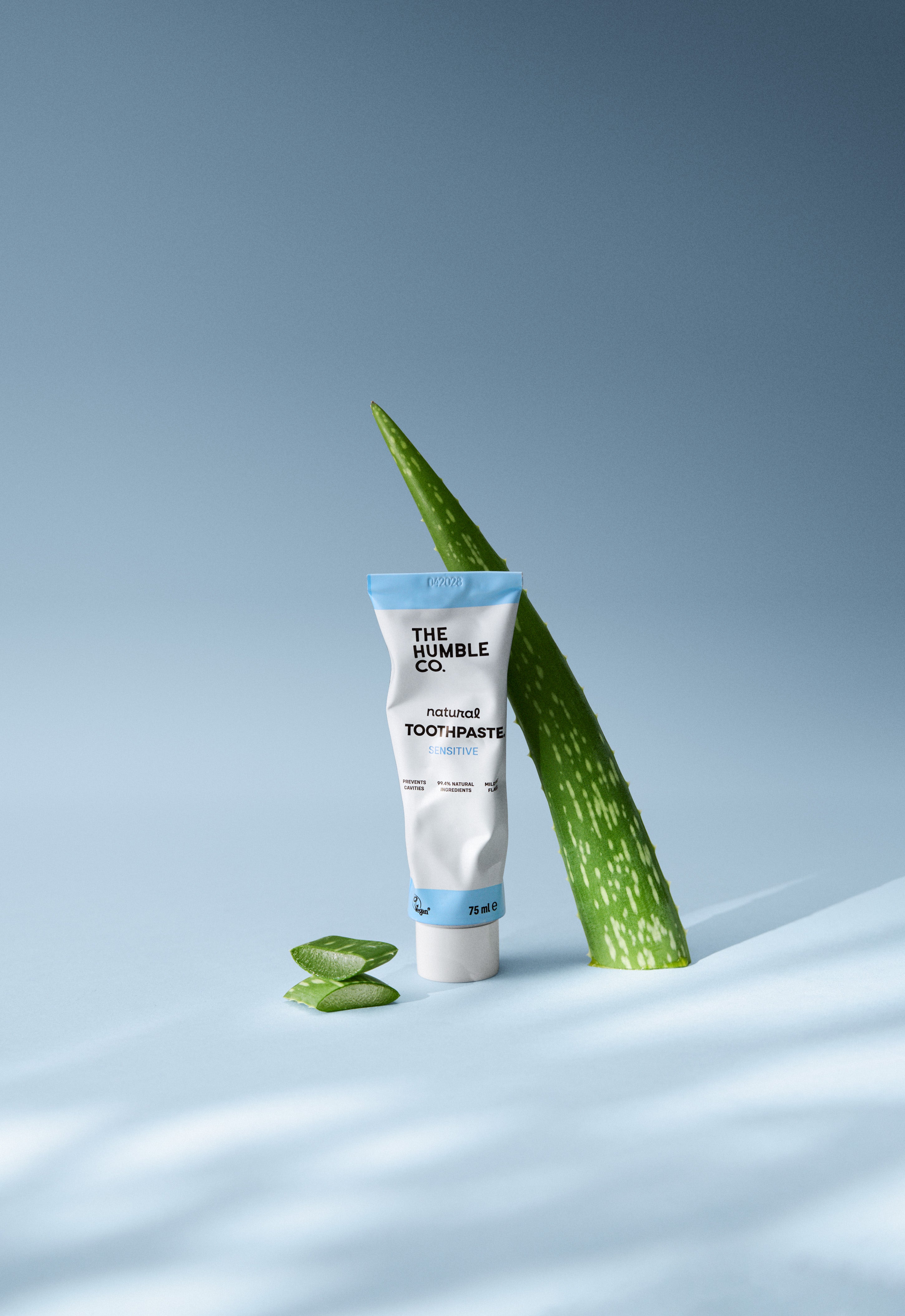 The Humble Co. Натурална Паста за Чувствителни зъби 75ml - Мента